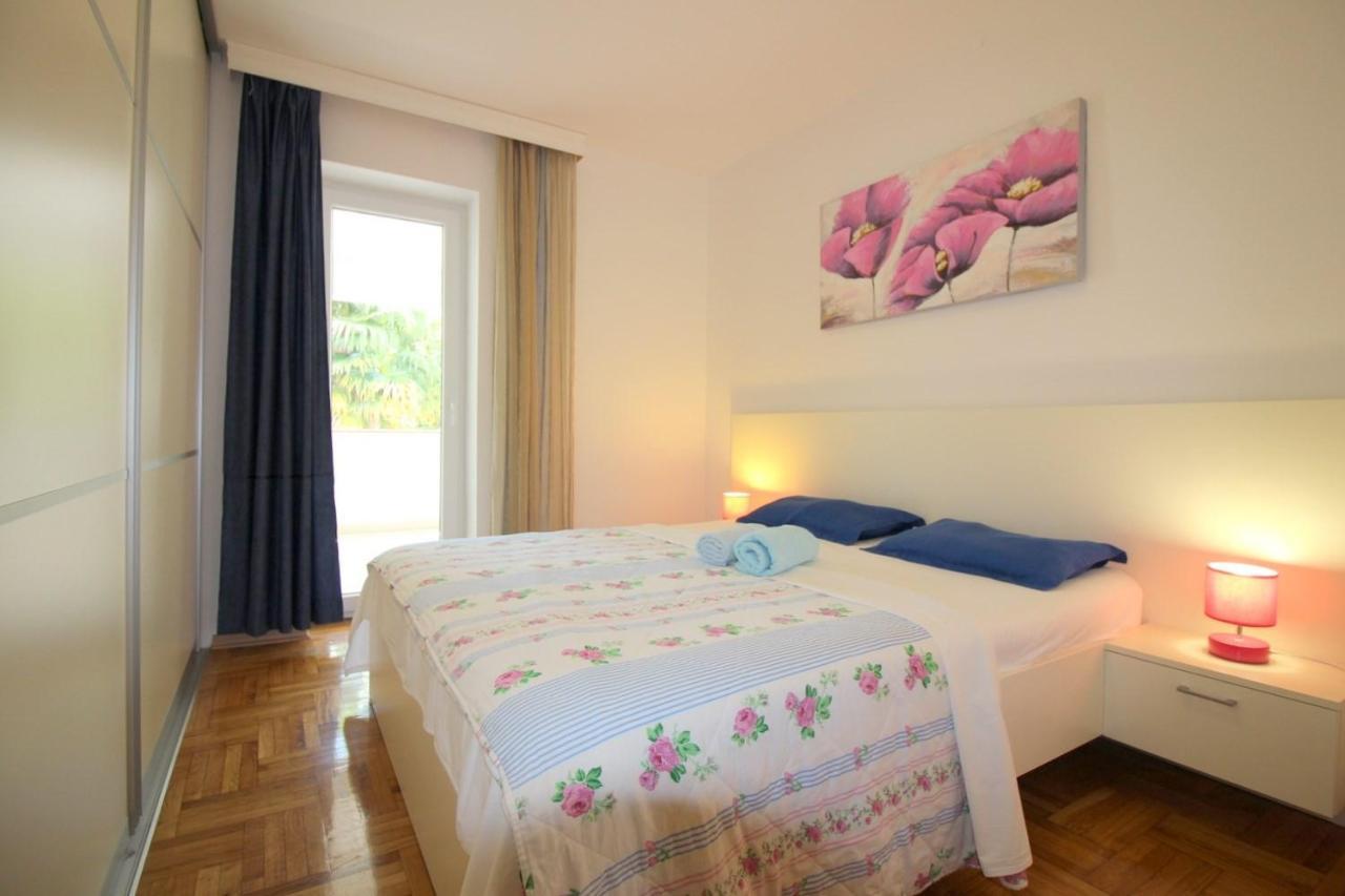 Apartment In Porec/Istrien 10214 Eksteriør billede