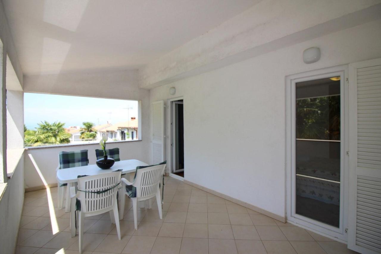 Apartment In Porec/Istrien 10214 Eksteriør billede